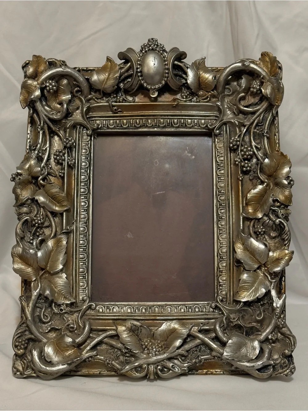N/A elegant ornate